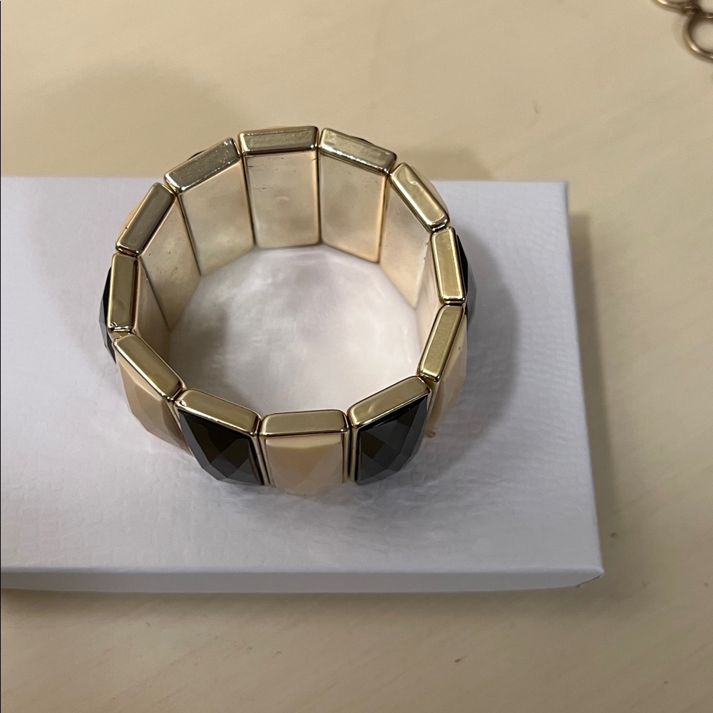 Fashion Stretch Bracelet - Picture 2 of 3